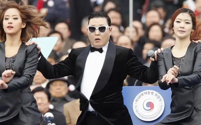 鸟叔 韩国经典现场 鸟叔psy-江南style 现场版.hdtv.1080p