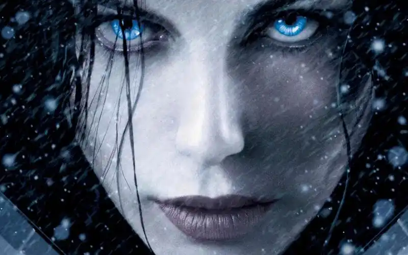 【黑夜传说】紧身衣配双枪,史上最美女吸血鬼,血族狼人世纪大战《黑夜