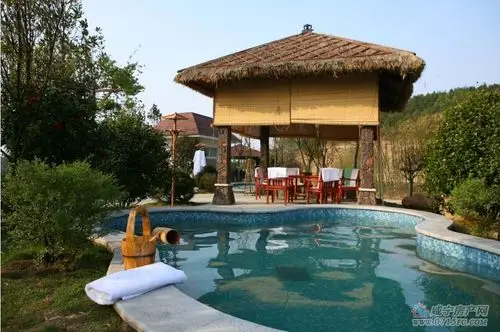 碧桂园凤凰温泉度假村山间泡池