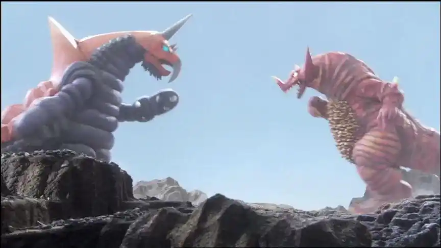 发狂的哥莫拉太凶残了,就连超兽巴克西姆都不是对手