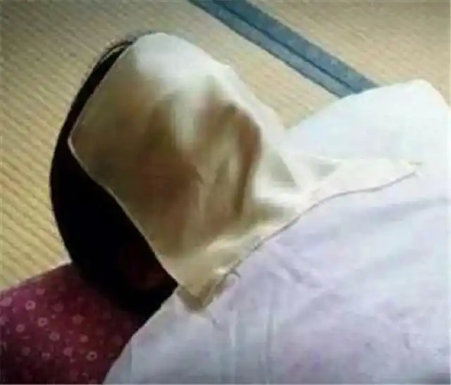 为啥人死后要用块白布盖住脸?不是迷信,是有科学依据的