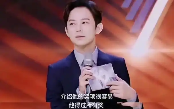 对于她的介绍,可以借用何炅的一句话:她得过所有的奖项.