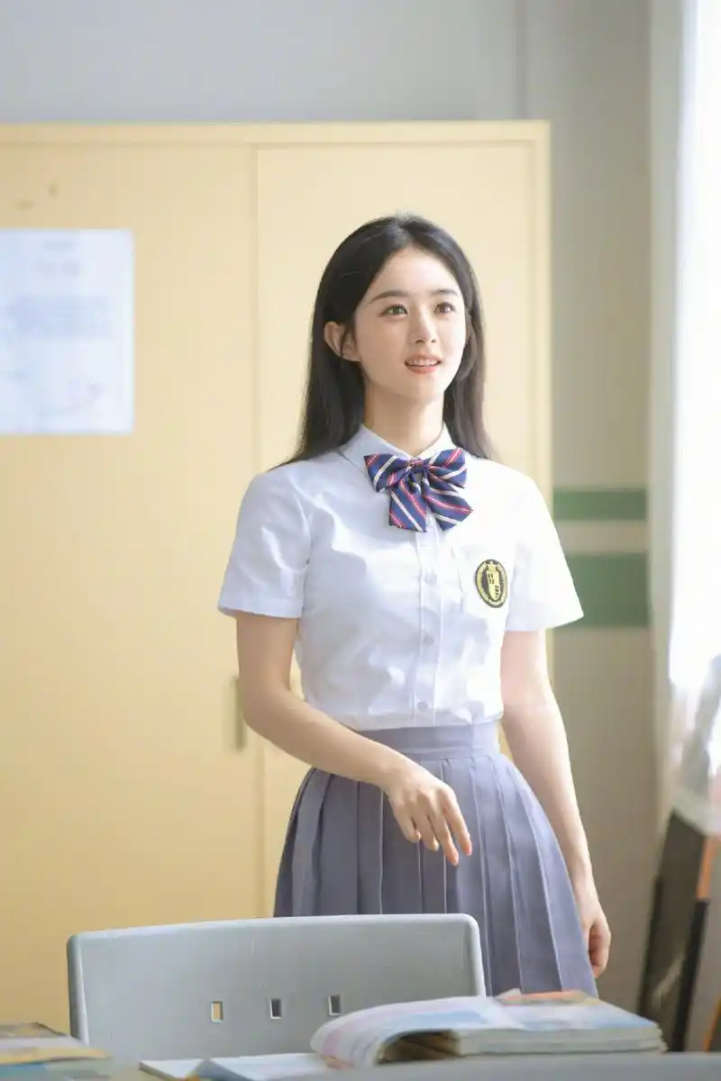 p>赵丽颖,1987年10月16日出生于河北省廊坊市,中国内地影视女演员.