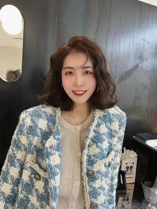 发量王者中短发烫发 蛋卷头 圆脸发型 显脸小发型 法式烫发73中短发