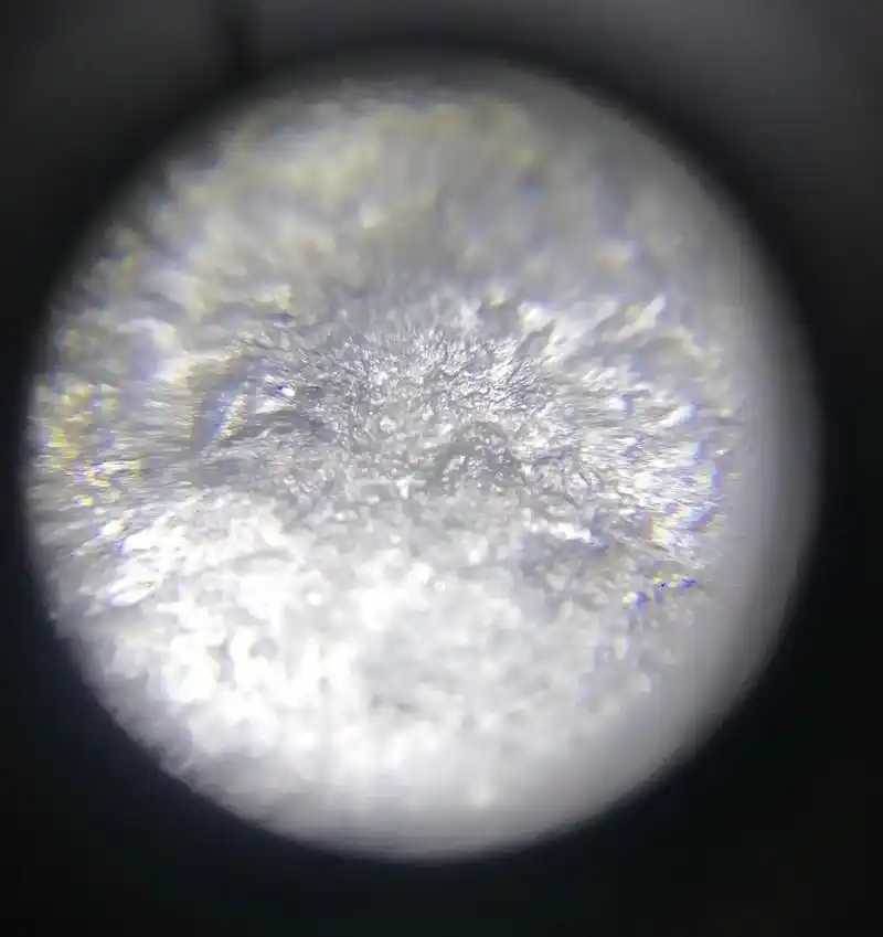 不同类别的陨石,在放大镜下展现不同光彩. - 抖音