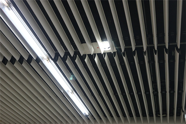 供应铝挂片 v型铝挂片 铝挂片吊顶厂家