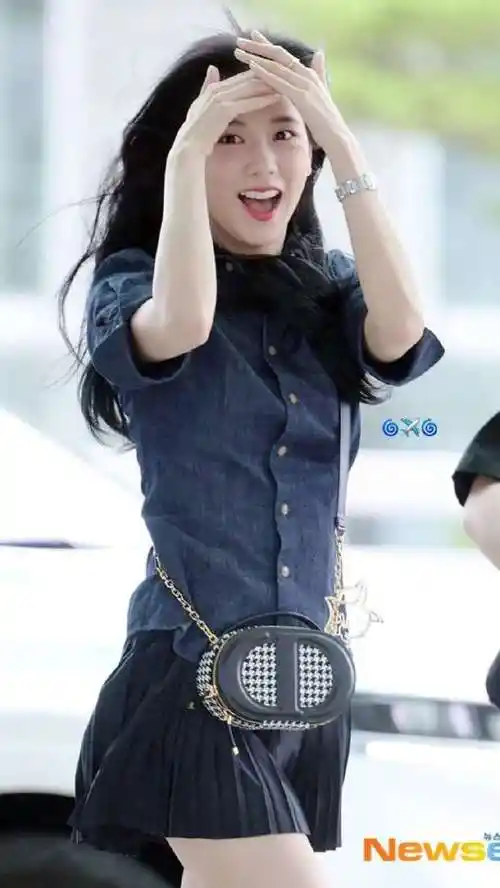 kimjisoo超话#金智秀出道七周年快乐#230810 智秀个人ins story更新