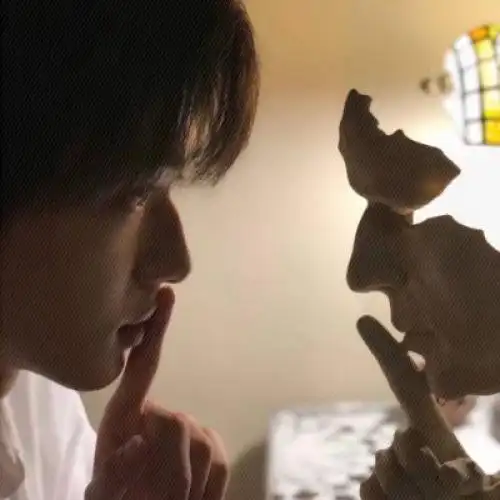 不明显的单人情侣头像ins真人你喜欢的样子