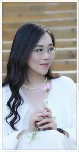 胭脂茉莉简介:本名刘彦芹,江苏人,作家,诗人,评论家.