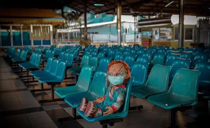 安娜贝尔当街招魂芭提雅因疫情宛如鬼城