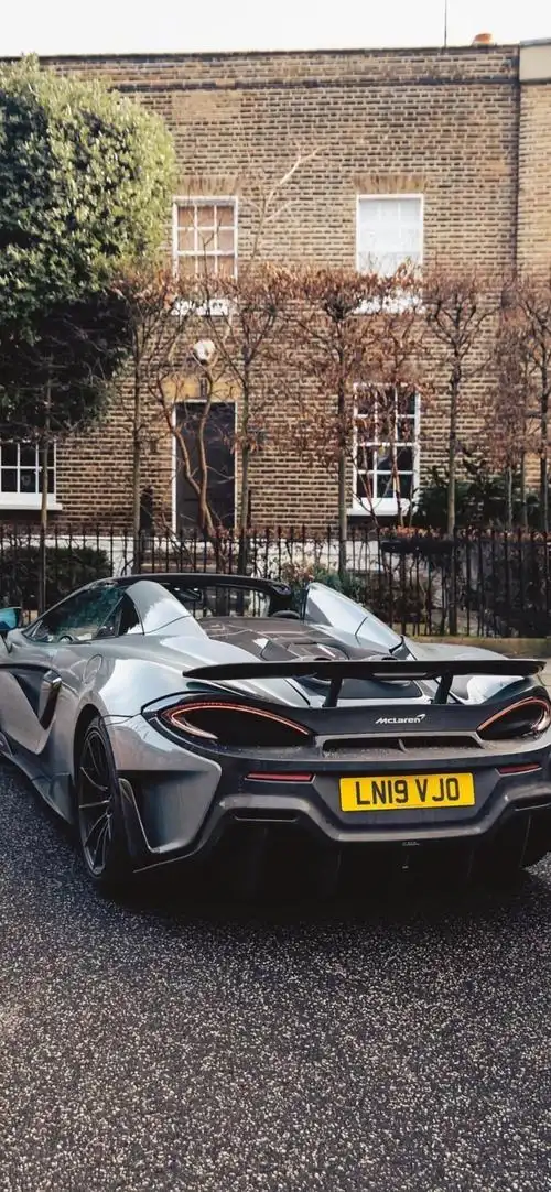 迈凯伦壁纸竖屏