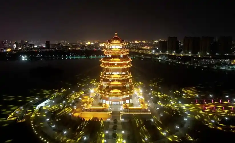 霓虹夜景惹人醉黄河楼中海成为滨州人春节假期打卡热地