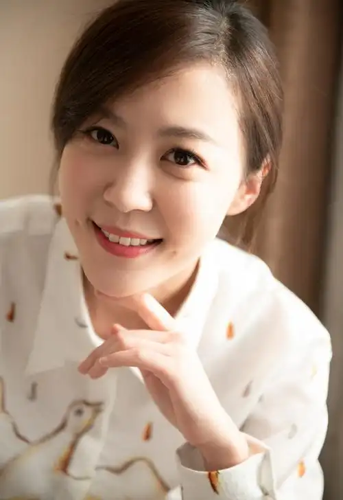 李金铭甜美酒窝写真图片44