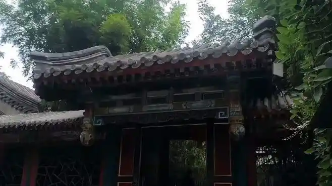 王府小院据说是《红楼梦》中的原型,一进院门就让人联想到,真像-三农