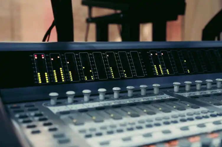 云阳的音乐达人们,来这里免费享用最专业的录音棚吧!