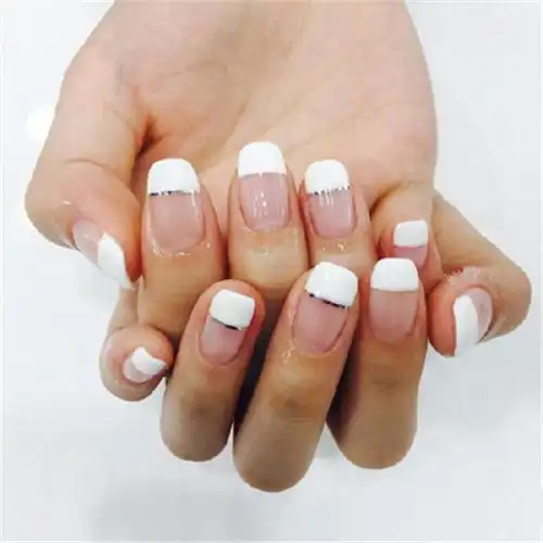 秋天白色美甲图片白色也可以很好看