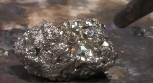 但实际上每块石头中的金属成分并不完全一样,世界上最贵的石头是锎,锎