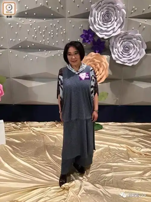 日夜排练舞台剧,李司棋反而发福,近照曝光!