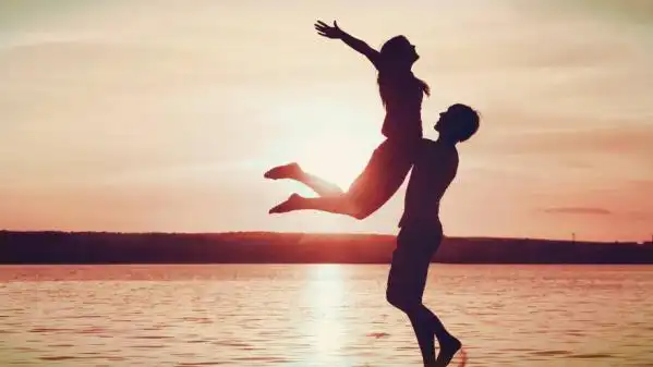 非主流情侣的幸福