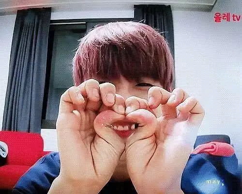 的比心手势(手指比心)