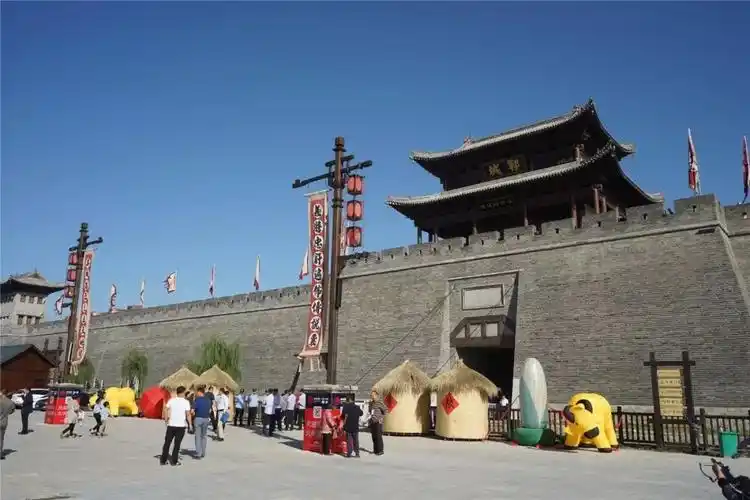 郓城县位于山东省西南部.隶属于牡丹之乡--菏泽市.