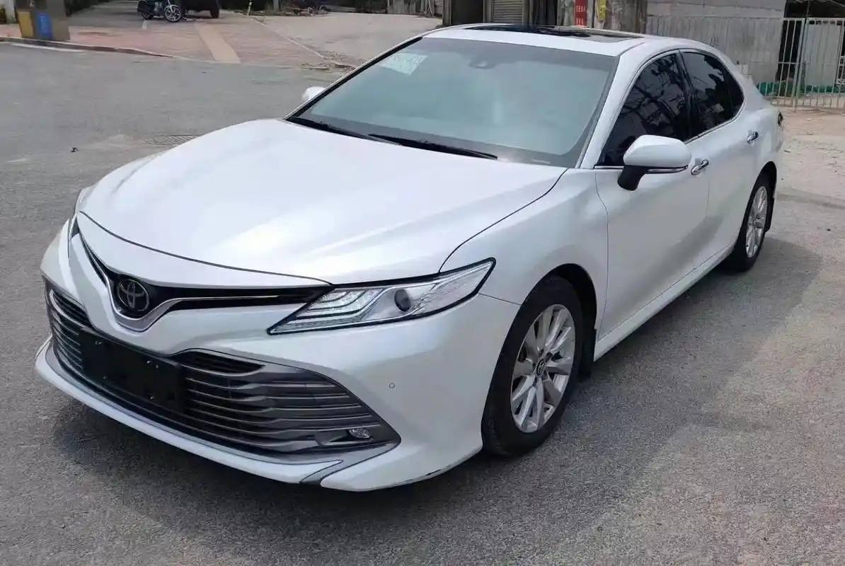 18年99715凯美瑞,2.0g豪华版,台显,天窗导航倒车影像 - 抖音