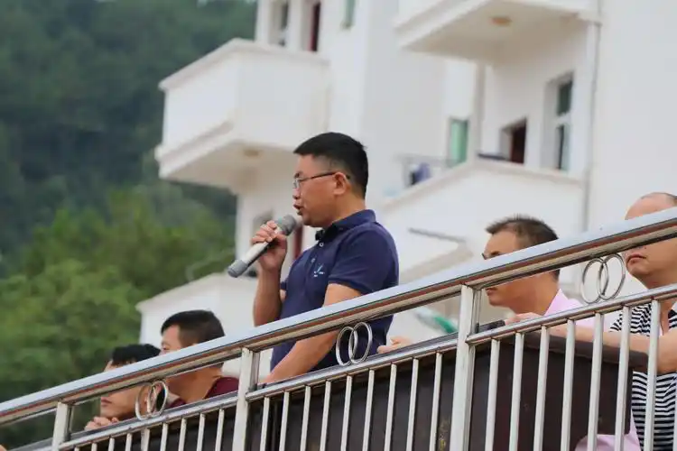 都昌三汊港镇中学开学典礼