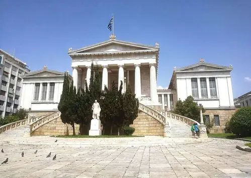 希腊国家图书馆.(时间紧,没站在正中间,拍的不对称)