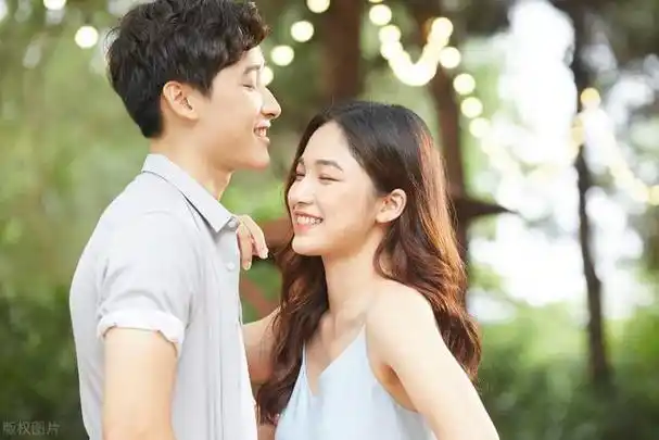 大学生恋爱观调查报告2000字论文,大学生恋爱观与个人学业水平能力