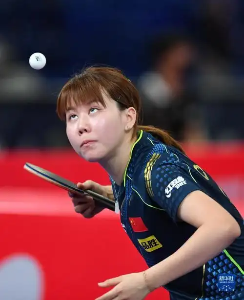 乒乓球锦标赛女子单打第三轮比赛中,中国选手陈幸同以4比0战胜德国