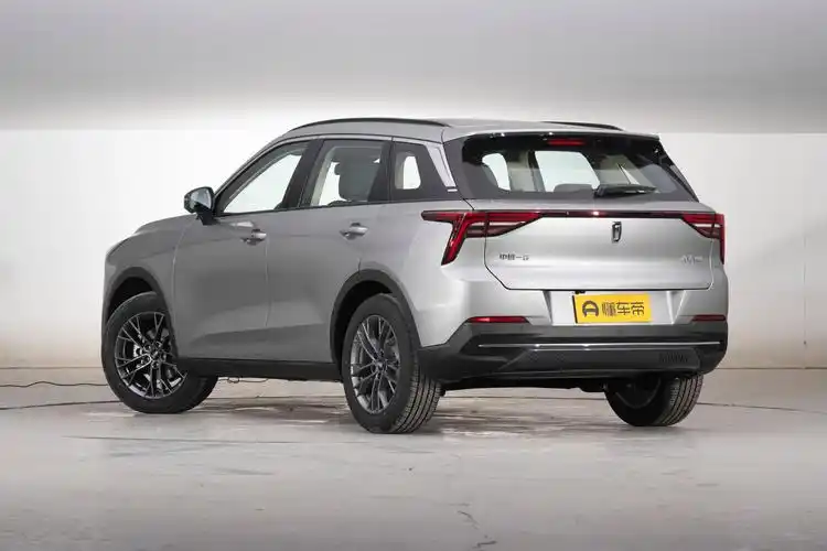 新款奔腾t55上市,8.59万起售,车机系统功能多,油耗经济