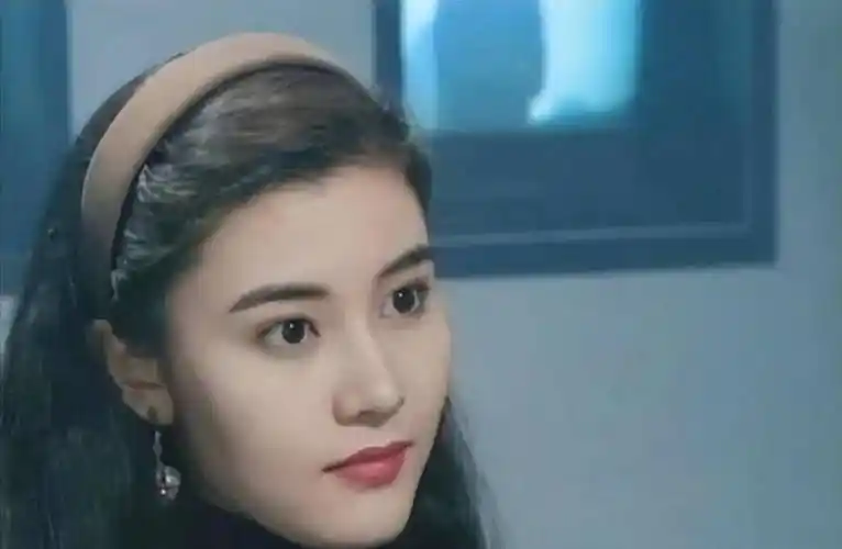年轻时的李嘉欣颜值有多惊艳?50多岁依然气质超群_审美_美女_美人