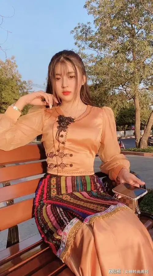 缅甸中缅边境果敢老街美女合辑