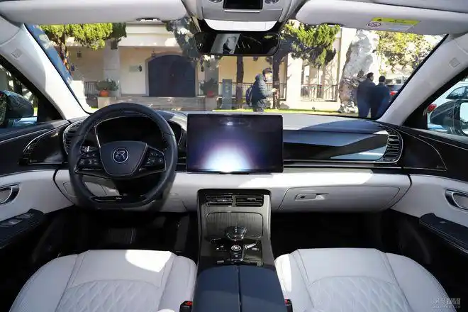 多一重选择 比亚迪汉浅色内饰版正式发布