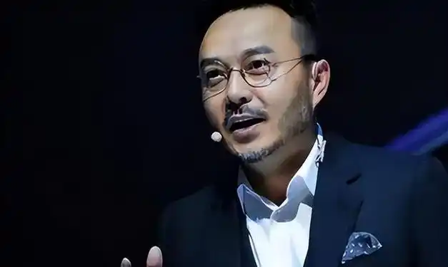 汪涵,曾经的综艺巨星,如今的照片却让人大跌眼镜.