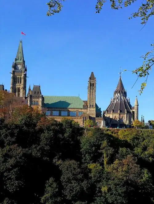 加拿大国会旅游景点攻略图