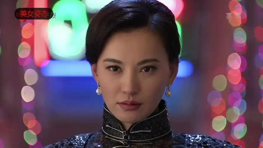 莫小棋肉丝黑高旗袍探视甘婷婷