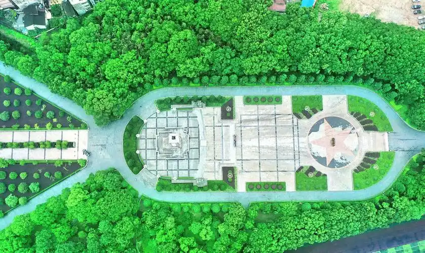 鸟瞰烈士陵园