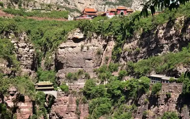 而在小西天的主峰鼎梅山上