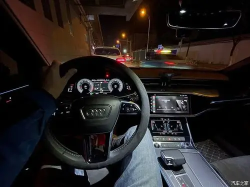 1946 | 回复: 2 奥迪a6l论坛 夜晚的a6l内饰科技感无敌,不接受反驳!