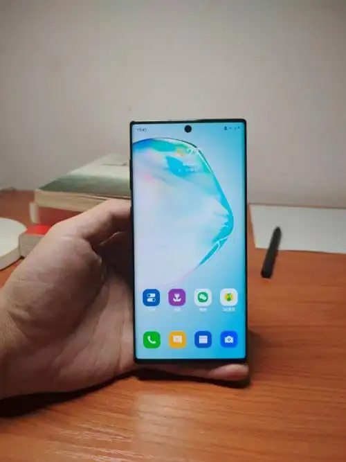 出一个三星note10 8 256美版完美屏