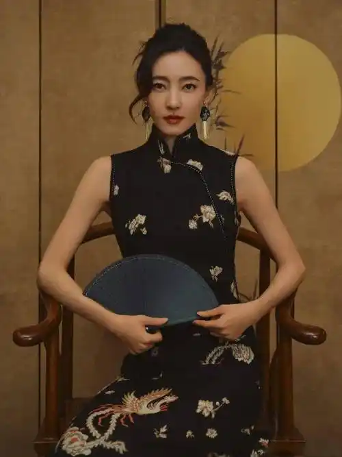 新中式过年造型_图片_来源_江疏影