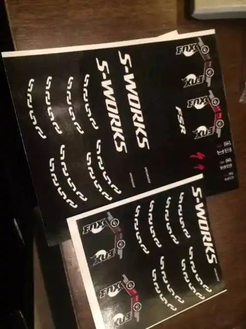 长见识了,纯手工打造的迷你速降车模型!