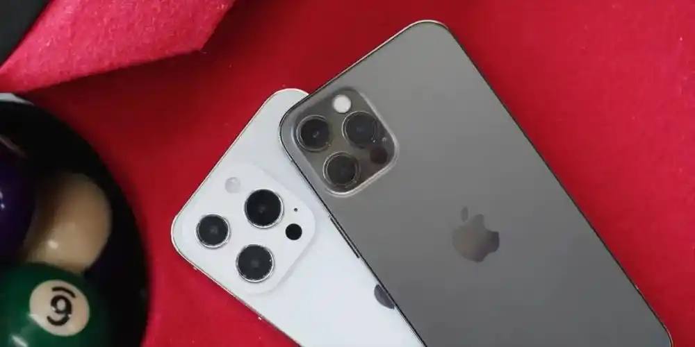 原创苹果iphone13系列机模曝光外观仅有两处变化这款新机闭眼买