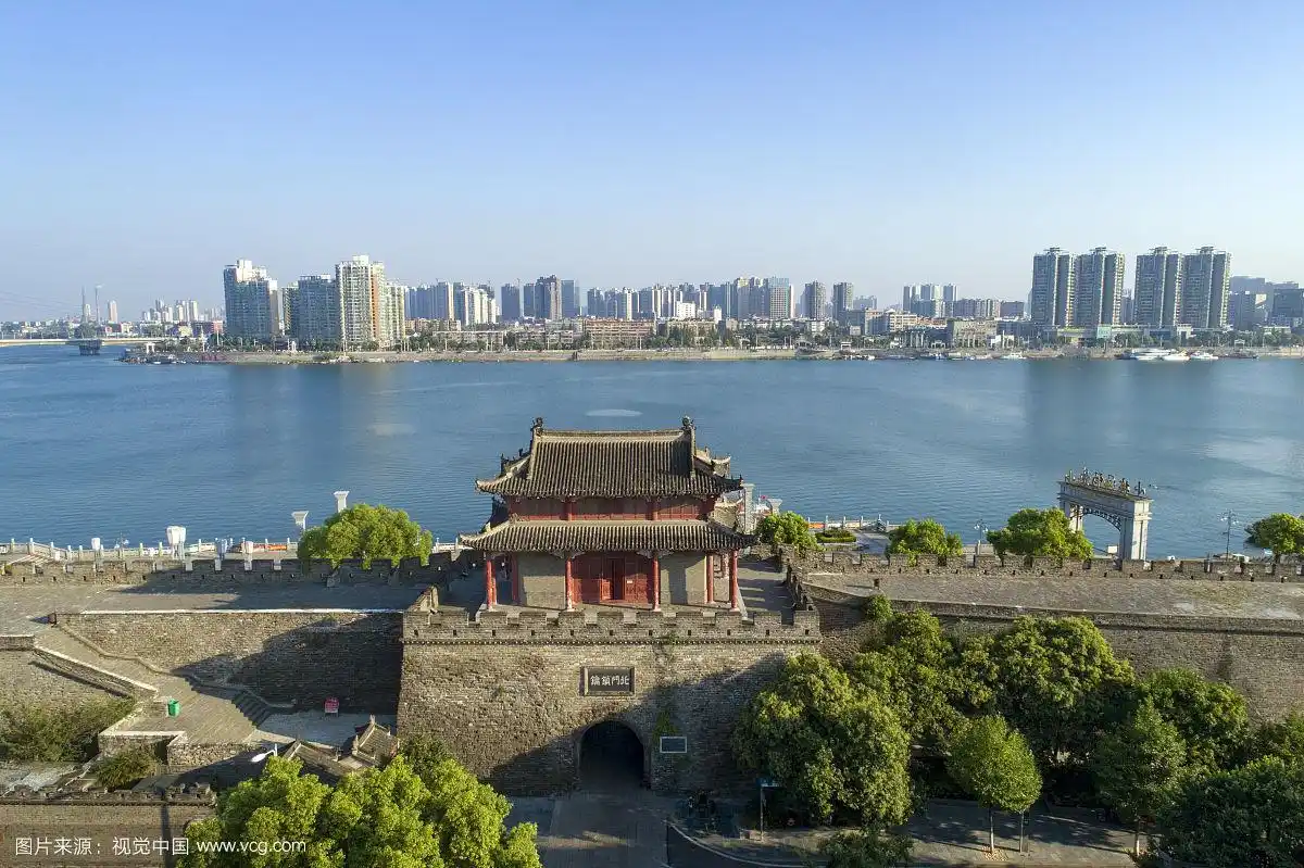 航拍襄阳古城风光