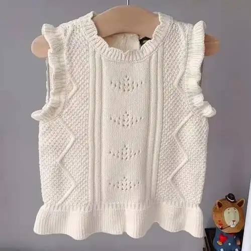 韩版女童春秋米色针织马甲女孩麻花飞边毛线背心坎肩宝宝毛衣上衣