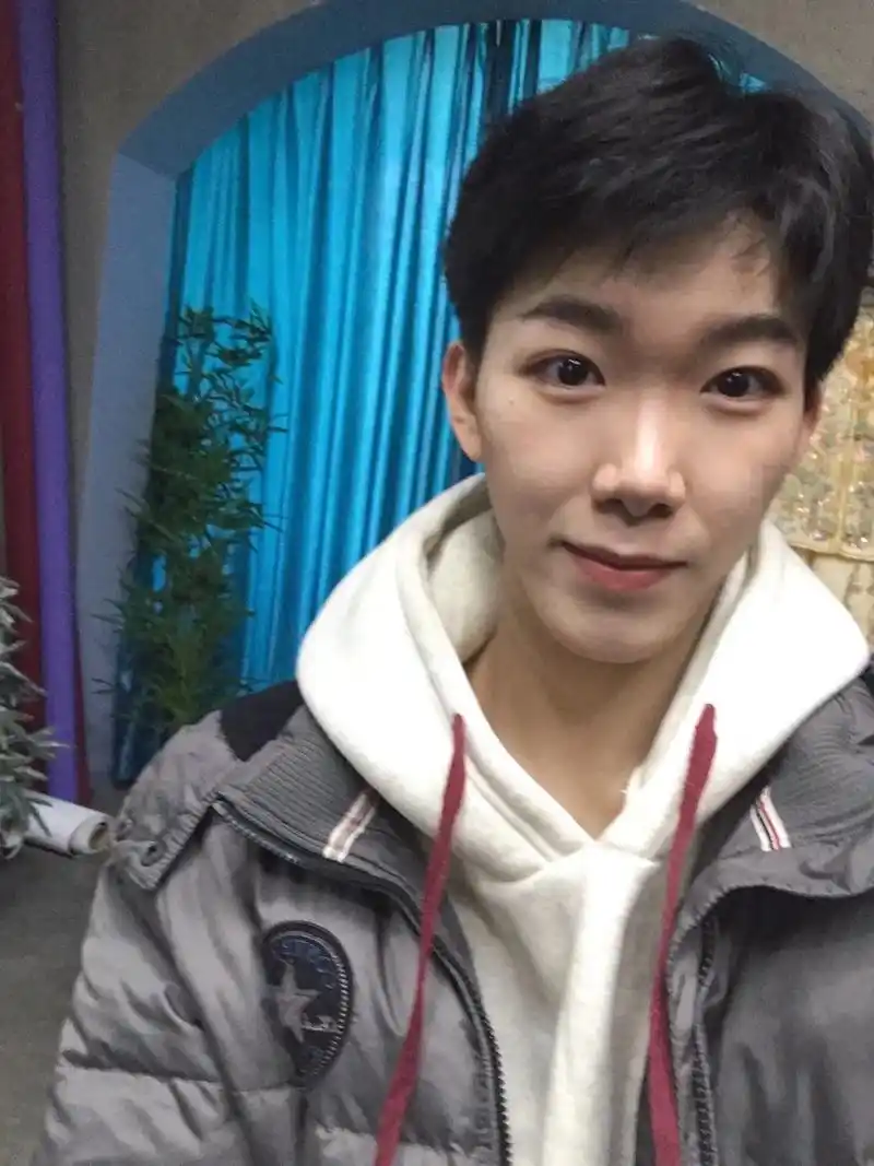 最近在秦皇岛偷偷幸福#分享照片 #冬天 #180大帅哥 97 - 抖音