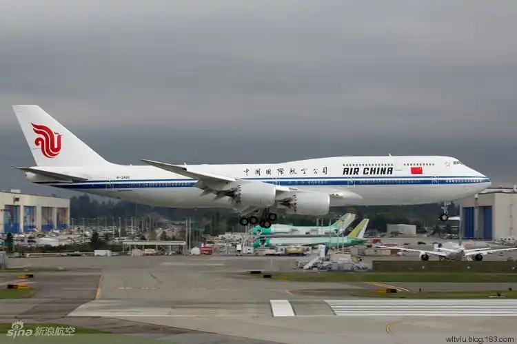 国航首架波音747-8飞机