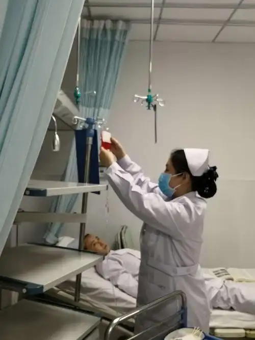 【襄垣县人民医院】神经内科护理人员进行《密闭式静脉输血》操作考核