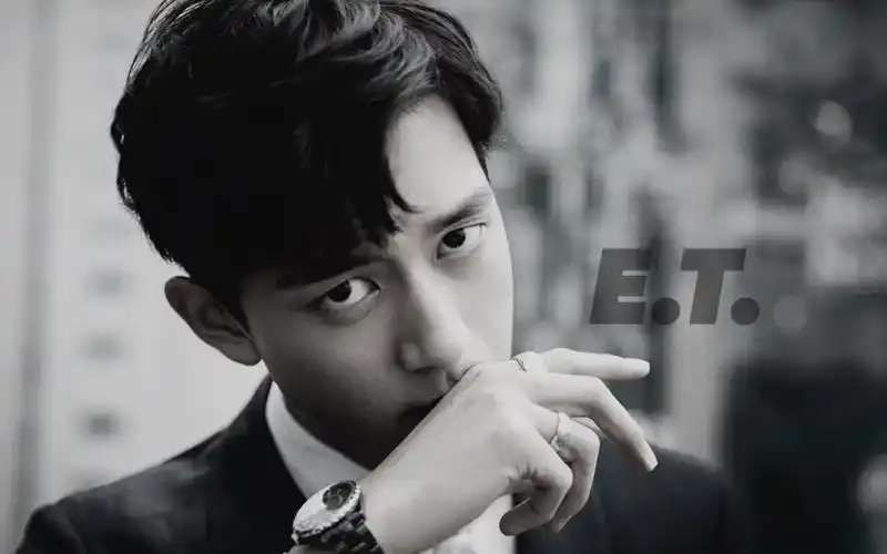 这个能让人忽略脚臭的男人到底有多迷人